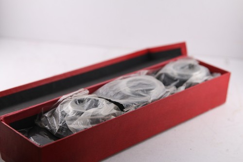 Leica attacchi close b00w4 - up,